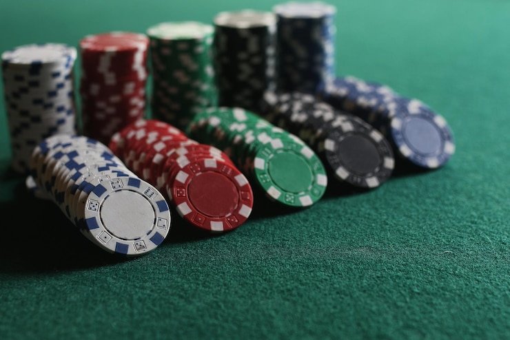 Antarmuka aplikasi mobile sangar77 menampilkan meja kasino langsung dengan dealer langsung streaming HD